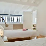 Fisherman's House - A Boat Ride From Lisbon Feriehus