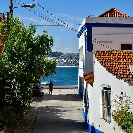 Fisherman's House - A Boat Ride From Lisbon Tatil Evi