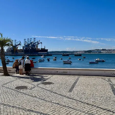 Tatil Evi Fisherman's House - A Boat Ride From Lisbon Trafaria