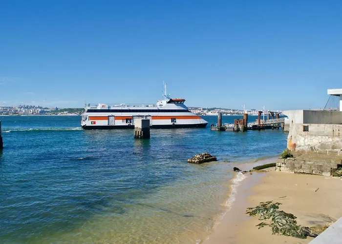 펜션 Fisherman's House - A Boat Ride From Lisbon Trafaria